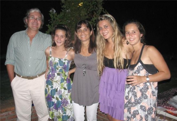 José Irureta G Gomensoro, Beatriz Baldomir y sus hijas